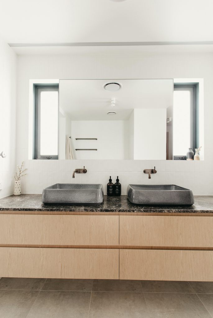 HASTINGS ST | BEACH VIEW FAMILY RESIDENCE