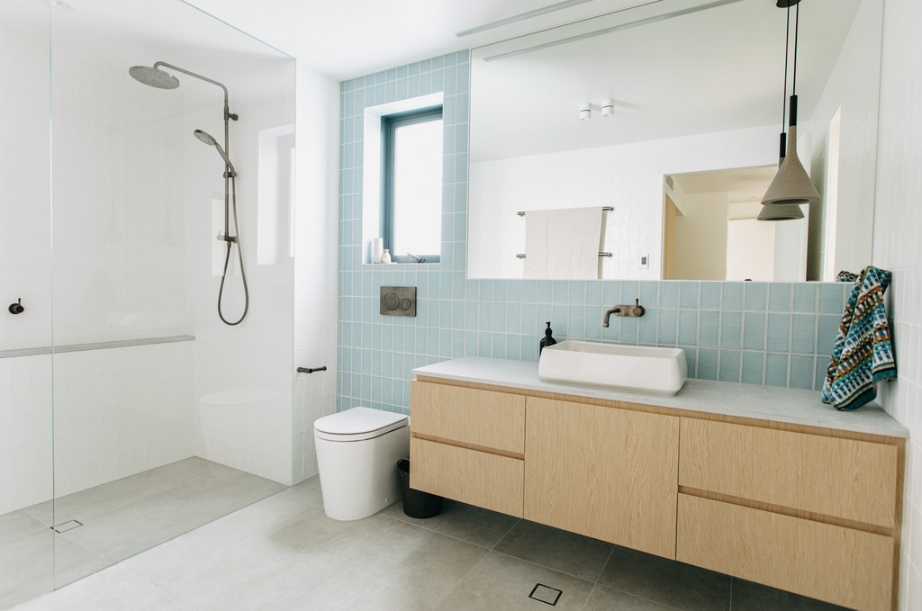 HASTINGS ST | BEACH VIEW FAMILY RESIDENCE